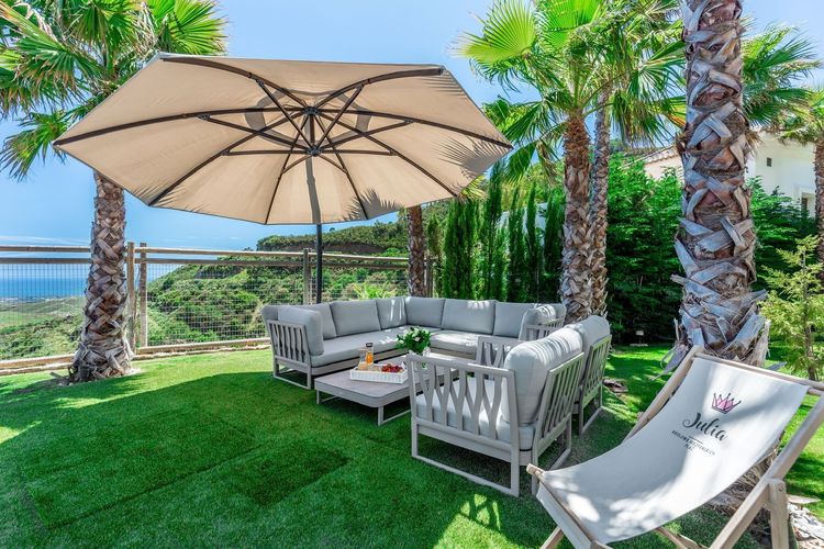 House | Resale in Benahavís in Benahavís Others, Costa del Sol - Photo 3