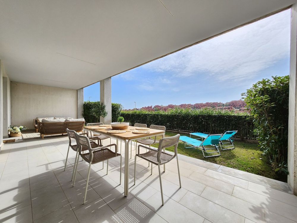 Apartment | Resale in Estepona in Estepona, Costa del Sol - Main property photo