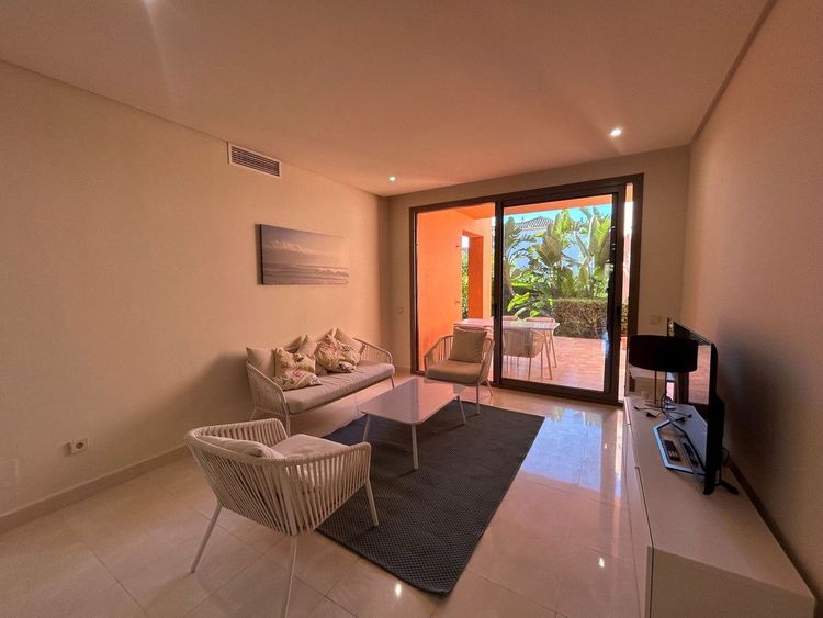 Apartment in New Golden Mile in New Golden Mile, Estepona East Others, Costa del Sol - Photo 2