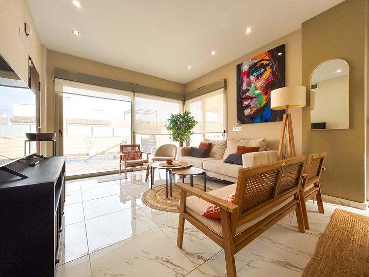 House | Resale in Villamartin in Villamartin, Orihuela Costa, Costa Blanca - Photo 5