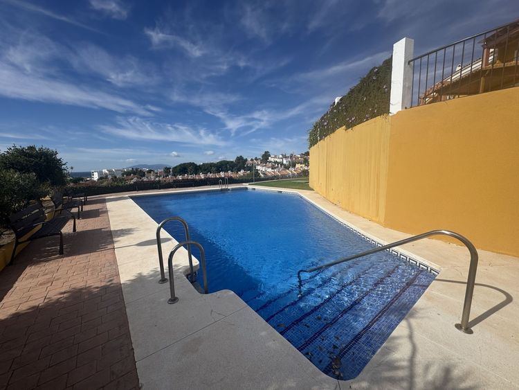 House | Resale in Rincón de la Victoria in Rincón de la Victoria, Costa del Sol - Photo 2