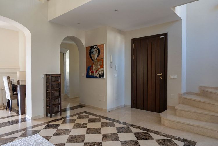 House | Resale in El Rosario in El Rosario, Costa del Sol - Photo 4