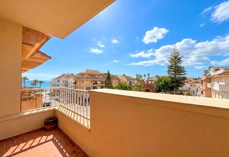Apartment | Resale in San Luis de Sabinillas in San Luis de Sabinillas, Costa del Sol - Photo 2
