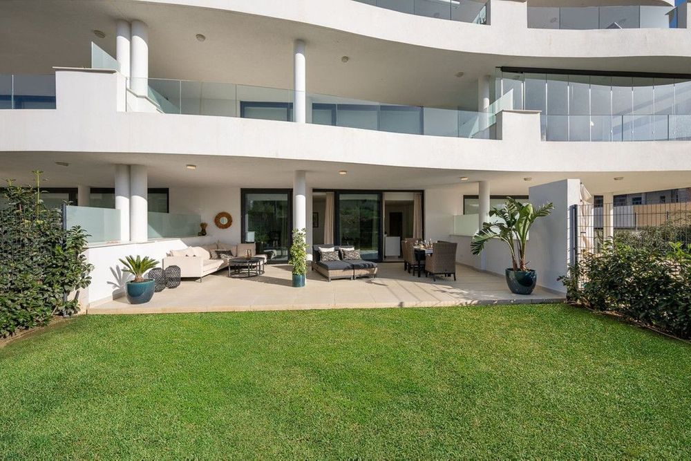 Apartment | Resale in Fuengirola in Fuengirola Others, Costa del Sol - Main property photo