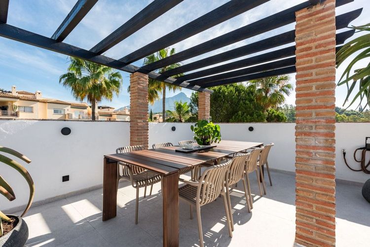 Penthouse | Resale in Nueva Andalucía in Nueva Andalucía Others, Costa del Sol - Photo 4