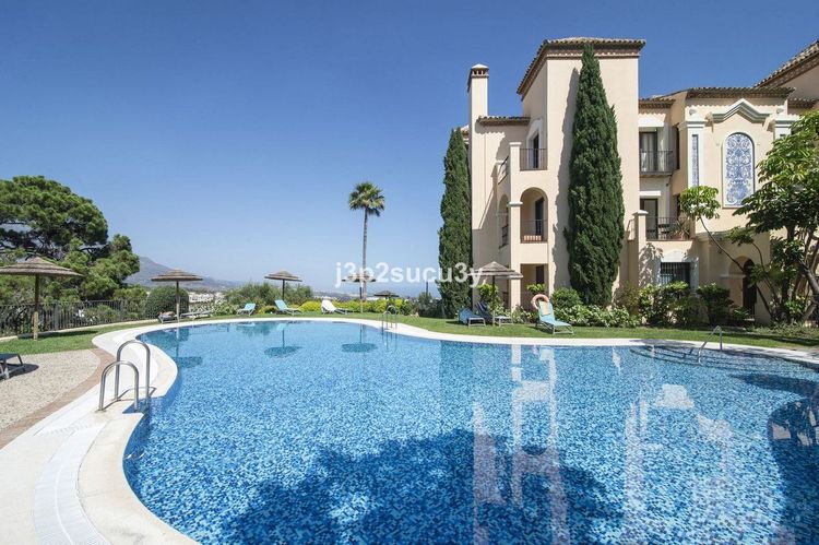Apartment | Resale in La Quinta in La Quinta, Costa del Sol - Photo 4