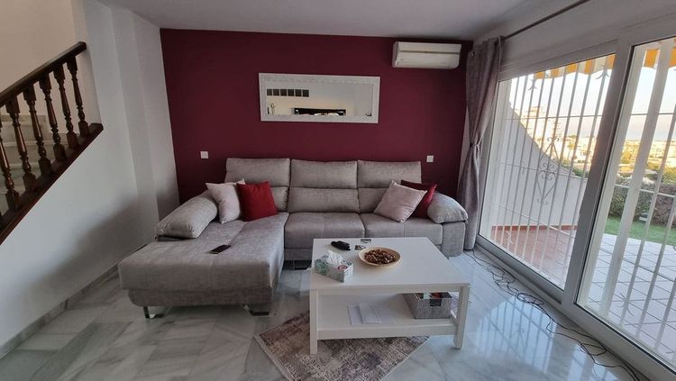House | Resale in Calahonda in Calahonda, Costa del Sol - Photo 5