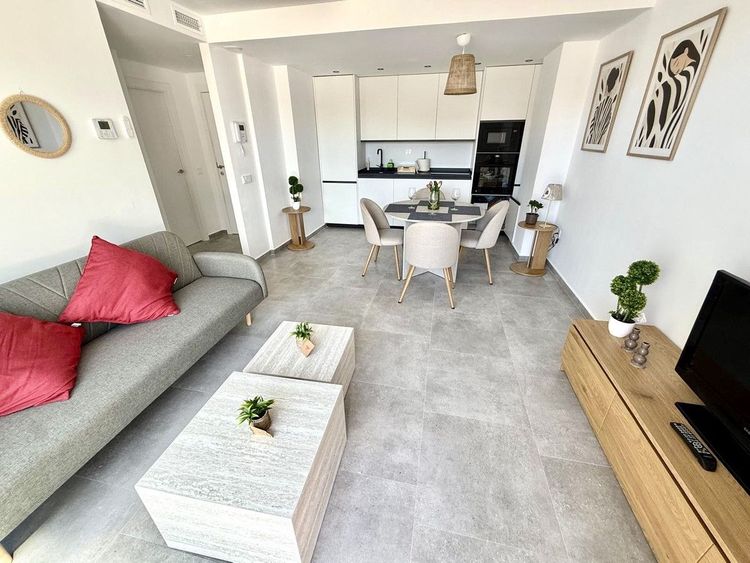 Apartment | Resale in Fuengirola in Fuengirola Others, Costa del Sol - Photo 3