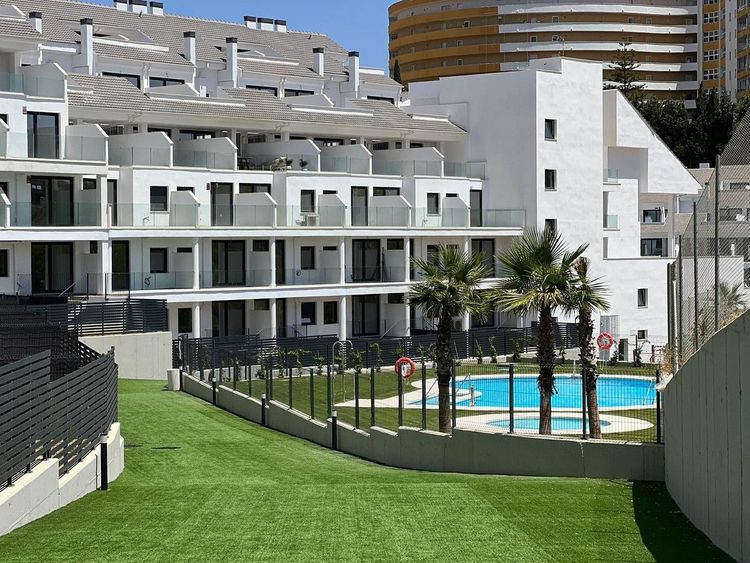 Apartment | Resale in Fuengirola in Fuengirola Others, Costa del Sol - Photo 2