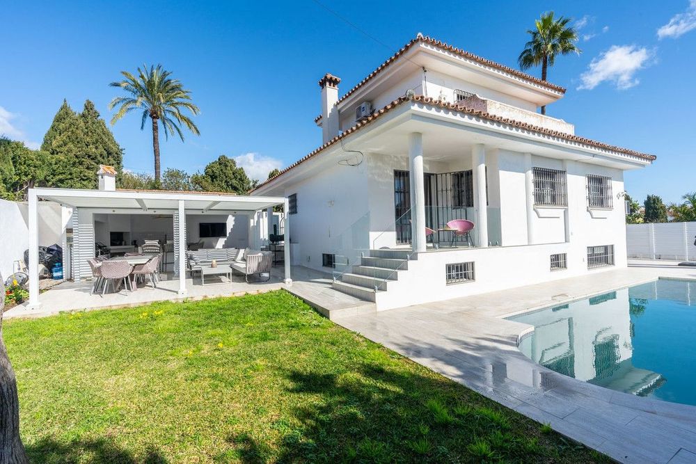 House | Resale in El Paraiso in El Paraiso, Costa del Sol - Main property photo