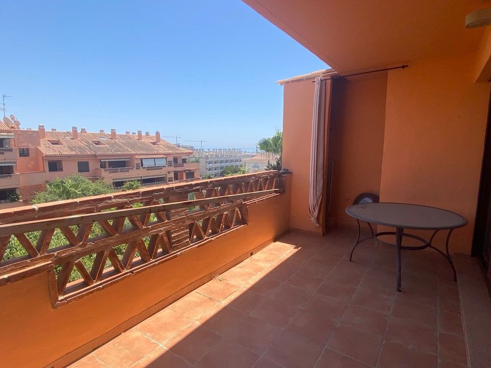 Apartment | Resale in The Golden Mile in The Golden Mile, Costa del Sol - Main property photo
