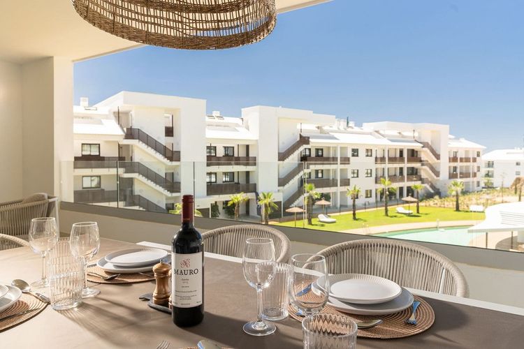 Apartment | Resale in Fuengirola in Fuengirola Others, Costa del Sol - Photo 2