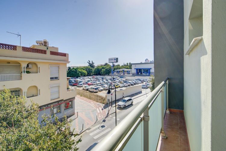 Apartment | Resale in Las Lagunas in Las Lagunas, Costa del Sol - Photo 3