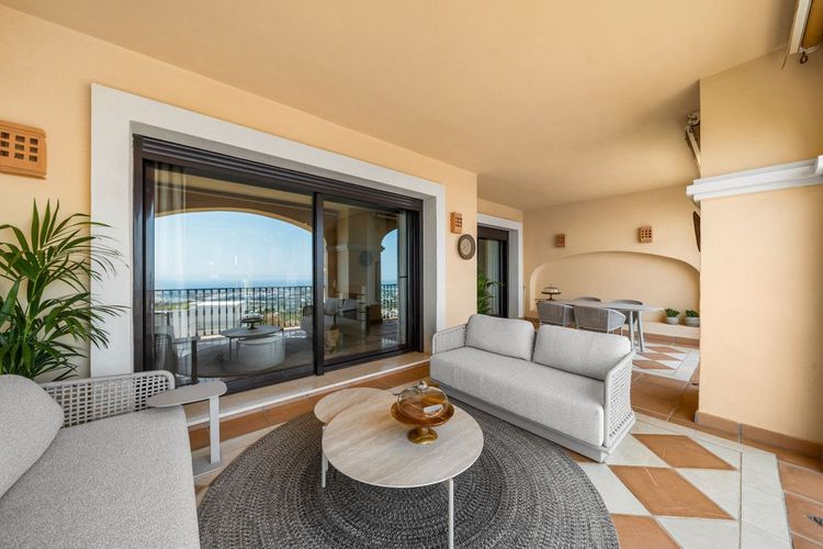 Apartment | Resale in La Quinta in La Quinta, Costa del Sol - Photo 3