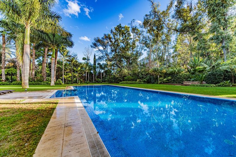 House | Resale in Guadalmina Baja in Guadalmina Baja, Costa del Sol - Photo 4