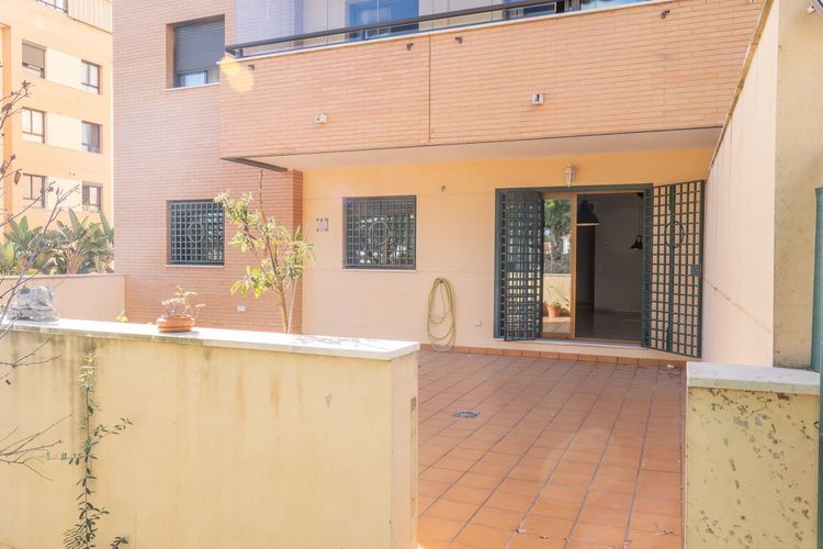 Apartment | Resale in Torremolinos in Torremolinos, Costa del Sol - Photo 3