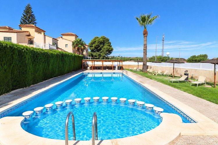 House | Resale in Algorfa in Algorfa, Costa Blanca - Photo 2