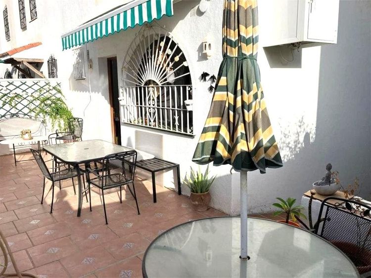 House | Resale in La Colina in La Colina, Costa del Sol - Photo 4