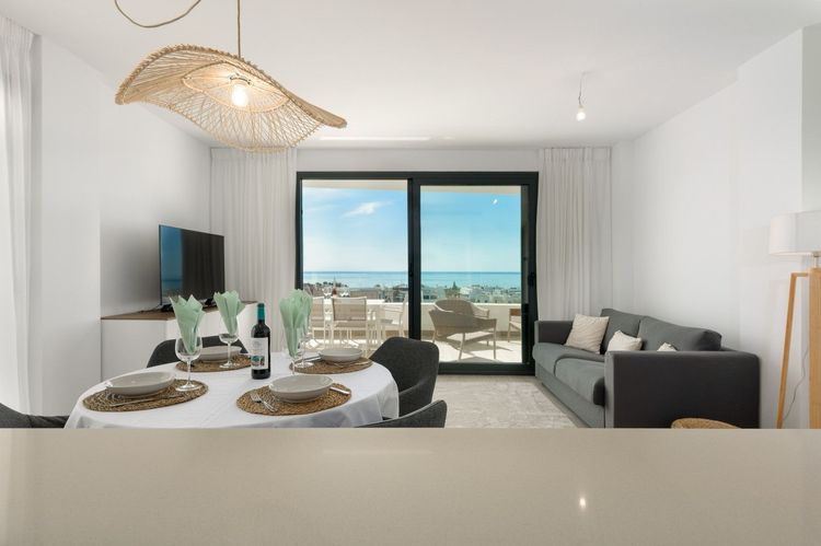 Apartment | Resale in Estepona in Estepona, Costa del Sol - Photo 5