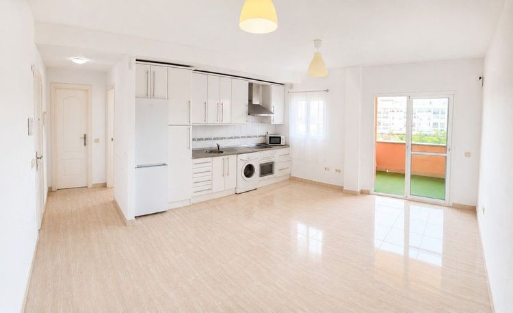 Apartment | Resale in San Luis de Sabinillas in San Luis de Sabinillas, Costa del Sol - Photo 4