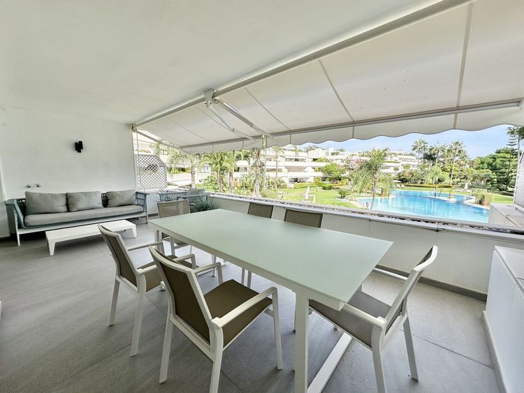 Apartment | Resale in Nueva Andalucía in Nueva Andalucía Others, Costa del Sol - Photo 5