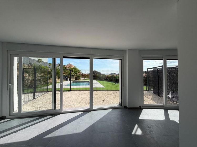 Apartment | Resale in Villajoyosa in Villajoyosa, Costa Blanca - Photo 2