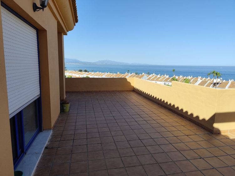 Penthouse | Resale in La Duquesa in La Duquesa, Costa del Sol - Photo 4