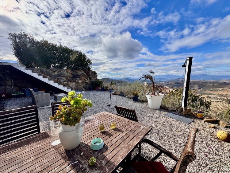 House | Resale in Villanueva De La Concepcion in Villanueva De La Concepcion, Costa del Sol - Photo 5