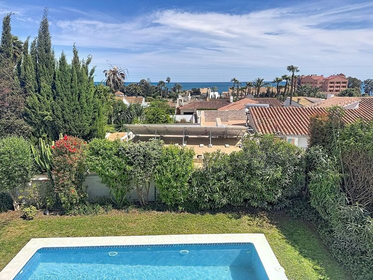 House | Resale in Manilva in Manilva Others, Costa del Sol - Photo 4