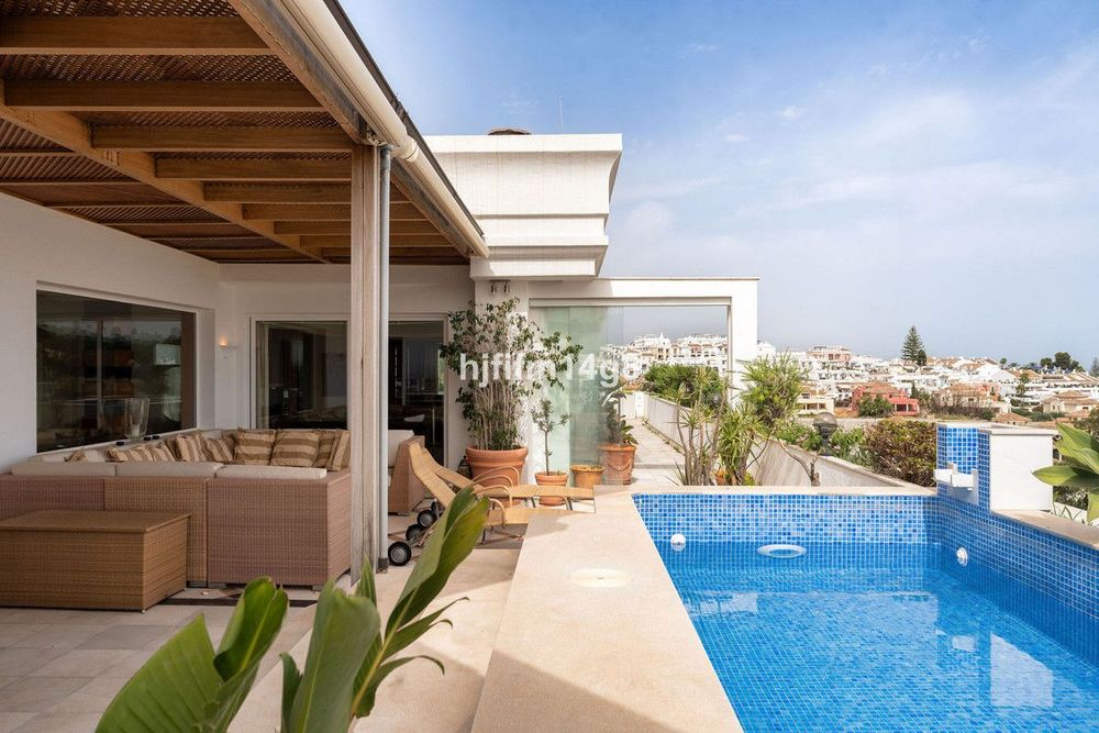 Penthouse | Resale in Nueva Andalucía in Nueva Andalucía Others, Costa del Sol - Main property photo