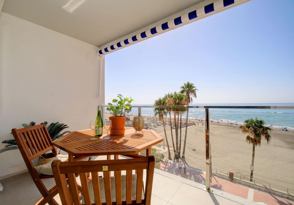 Apartment | Resale in Estepona in Estepona, Costa del Sol - Main property photo