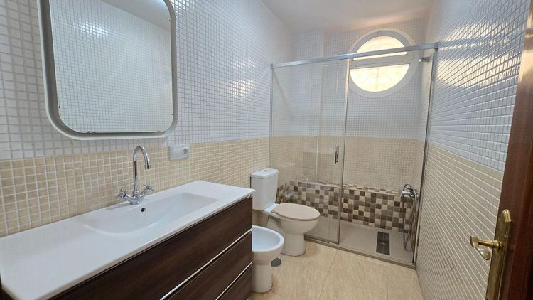 Apartment | Resale in Torremolinos in Torremolinos Others, Costa del Sol - Photo 3