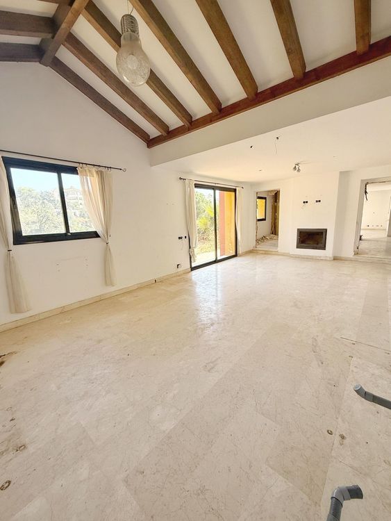 House | Resale in Elviria in Elviria, Costa del Sol - Photo 3