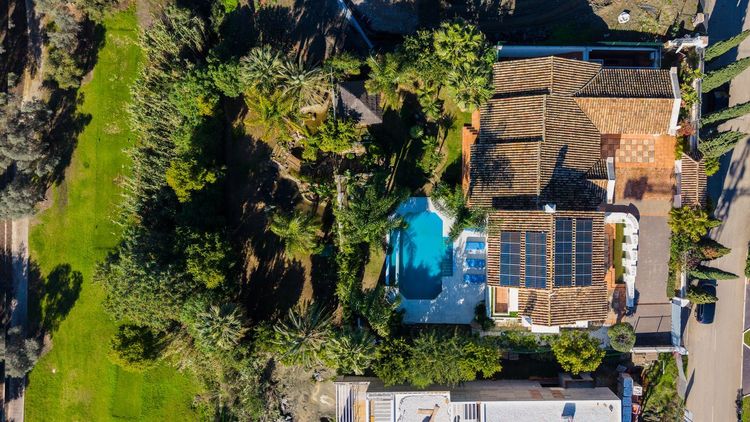 House | Resale in El Paraiso - Development photo 1