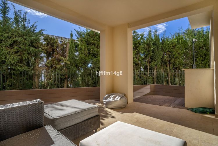 Apartment | Resale in Nueva Andalucía in Nueva Andalucía, Costa del Sol - Photo 3