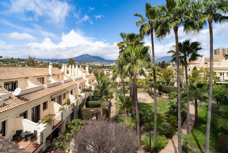 House | Resale in Nueva Andalucía - Development photo 1