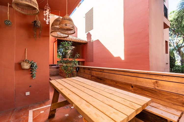 Apartment | Resale in Marbella in Marbella Others, Costa del Sol - Photo 2