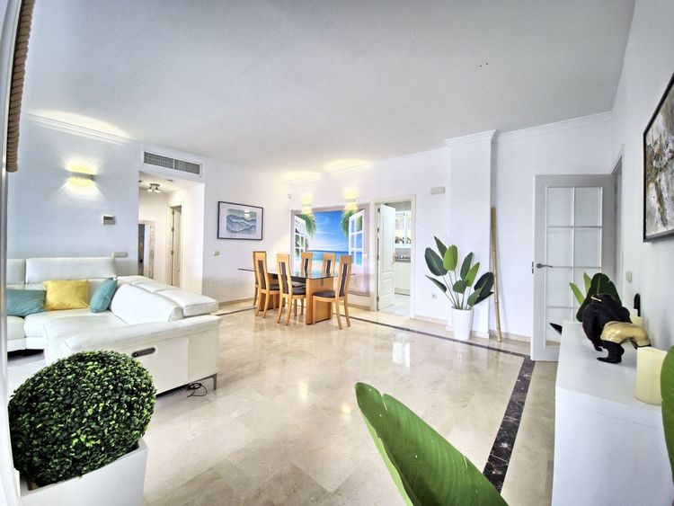 Apartment | Resale in Cabopino in Cabopino, Costa del Sol - Photo 3