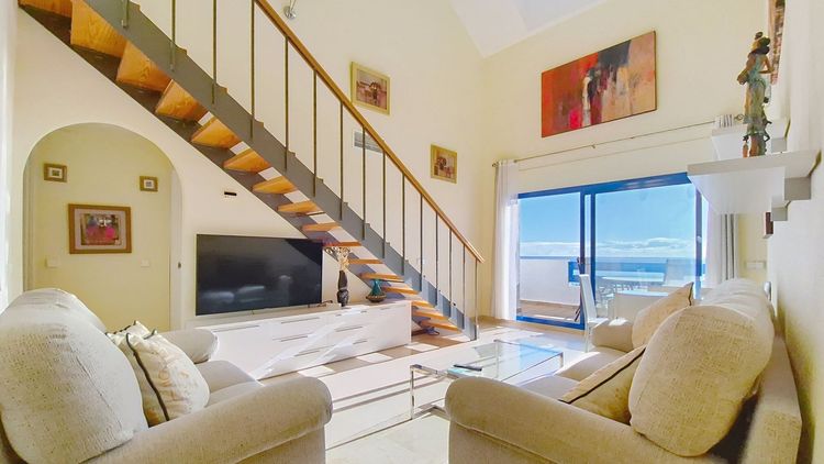 Penthouse | Resale in La Duquesa in La Duquesa, Costa del Sol - Photo 2