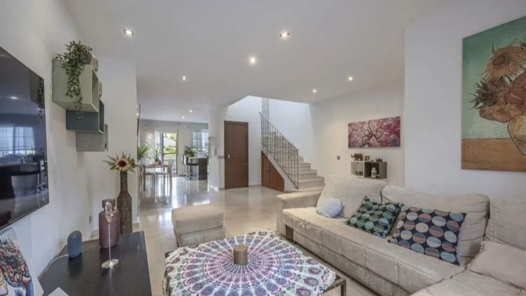 House | Resale in Estepona in Estepona, Costa del Sol - Photo 4
