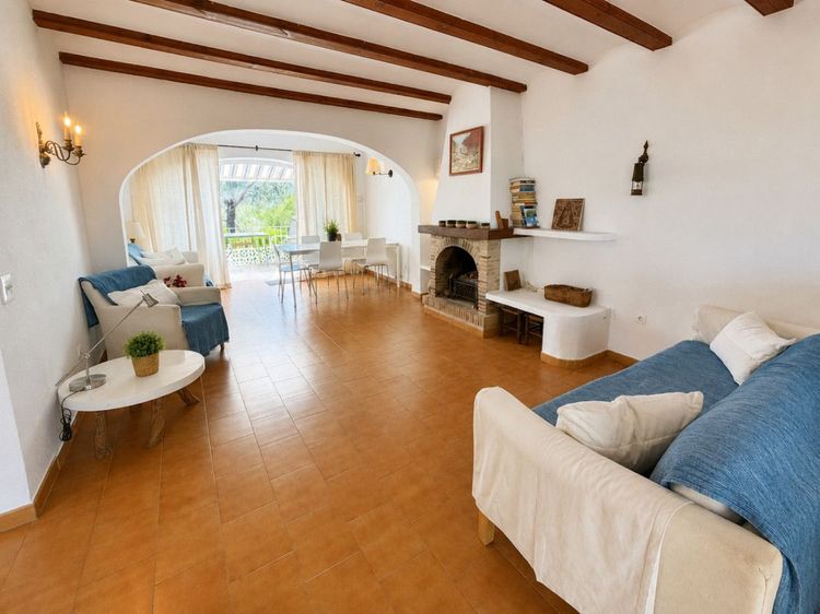 House | Resale in Moraira in Moraira, Costa Blanca - Photo 4