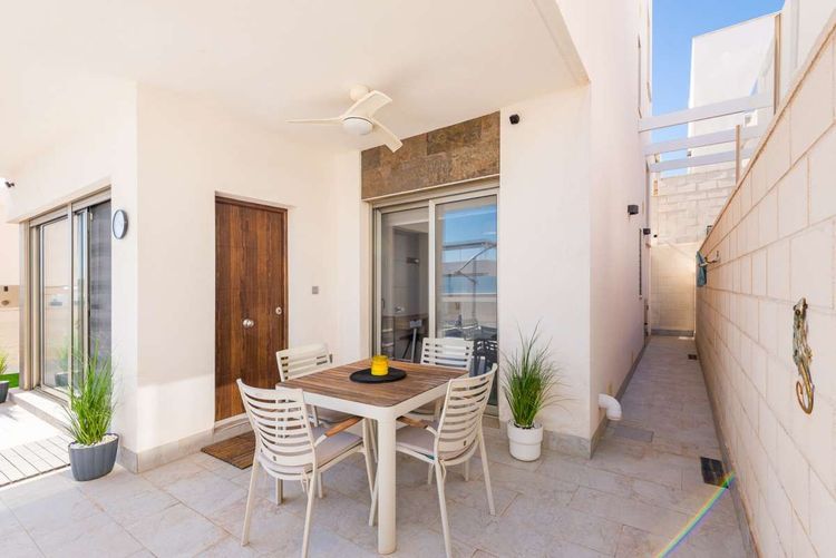 House | Resale in Orihuela Costa in Orihuela Costa, Costa Blanca - Photo 2