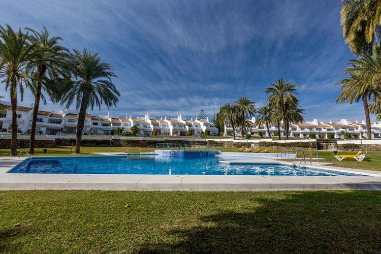 Apartment | Resale in Puerto Banús in Puerto Banús, Nueva Andalucía, Costa del Sol - Photo 3