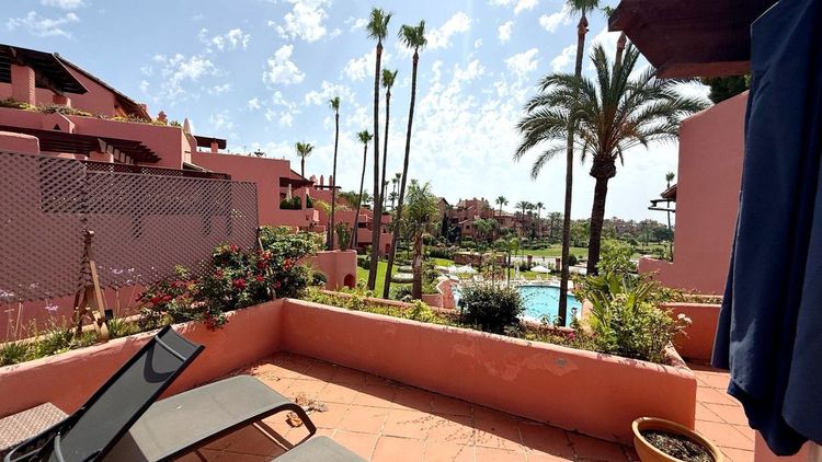 Apartment | Resale in New Golden Mile in New Golden Mile, Costa del Sol - Photo 3