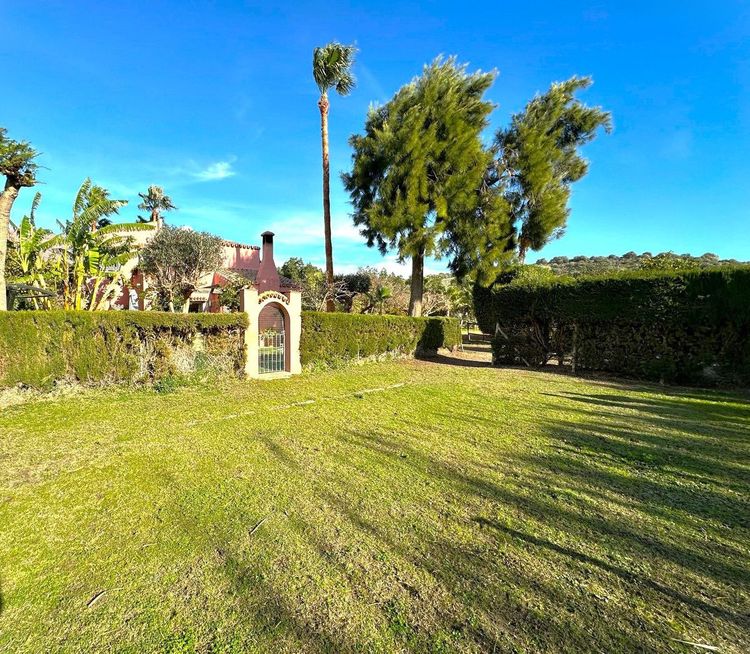 House | Resale in Estepona East Others in Estepona, Costa del Sol - Photo 5