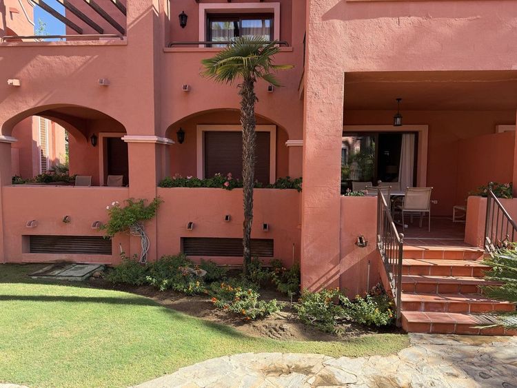Apartment | Resale in Nueva Andalucía in Nueva Andalucía Others, Costa del Sol - Photo 3