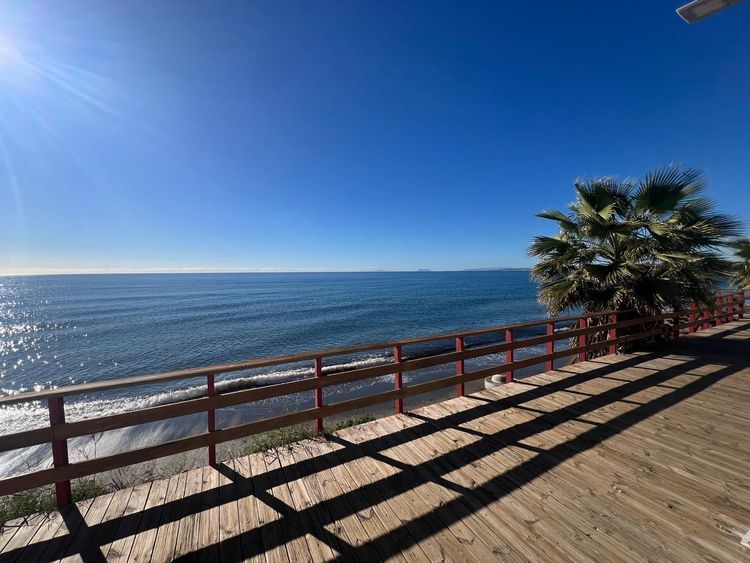 House | Resale in Estepona in Estepona, Costa del Sol - Photo 2