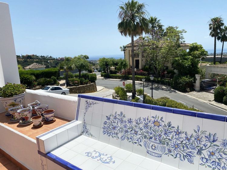 House | Resale in Los Arqueros in Los Arqueros, Costa del Sol - Photo 5