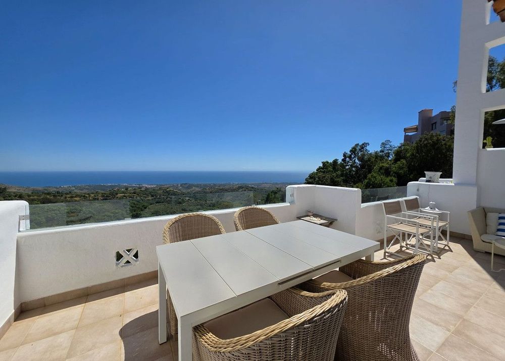 Apartment | Resale in La Mairena in La Mairena, Costa del Sol - Main property photo
