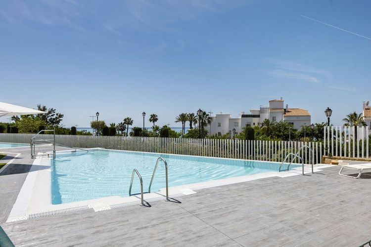 Apartment | Resale in Benalmadena Costa in Benalmadena Costa, Costa del Sol - Photo 5